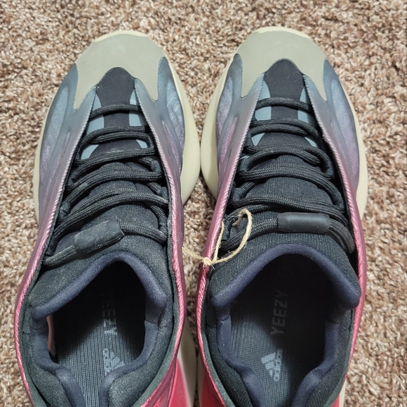 Addidas Yeezys - Picture 2 of 6